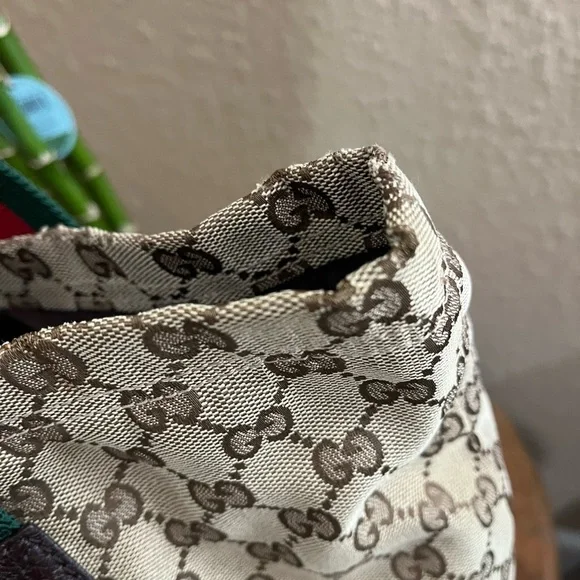 GUCCI GG CANVAS TOTE - Picture 6 of 16